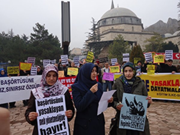 Okullarda ve Kamuda Başörtüsüne Şartsız Sınırsız Özgürlük 