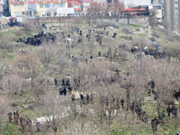 Halı Saha Faciasında Ölenler Toprağa Verildi