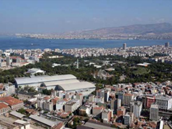 İzmir'in Nüfusu 4 Milyonu Geçti