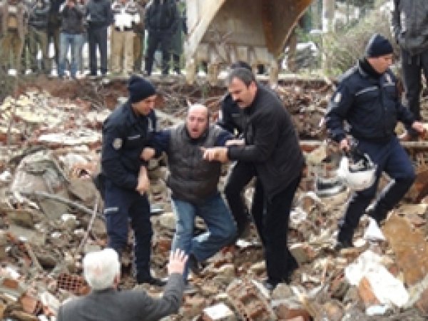 Ataşehir'de Yıkım Gerginliği 