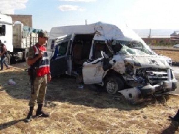 Batman'da Trafik Kazası: 9 Yaralı