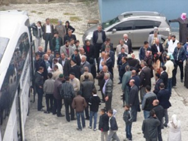 Bitlis'te Son Hacı Kafilesi Salavatlarla Uğurladı
