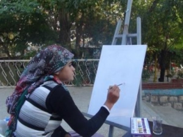 Engelli Kızın Resimleri Hayran Bıraktırdı 
