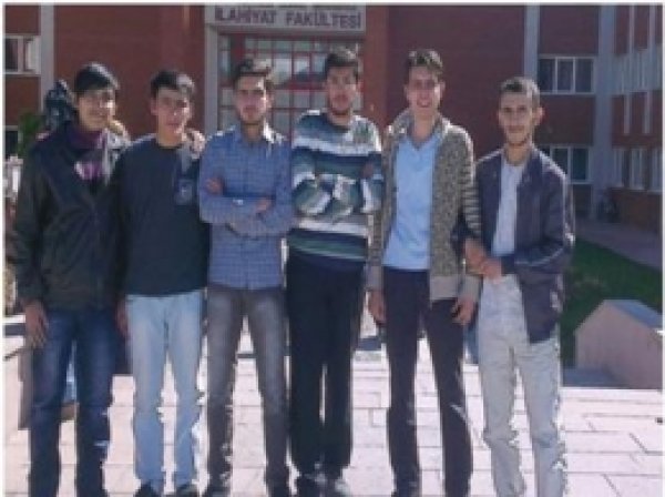 Öğrencilerden Kardeşlik Dersi