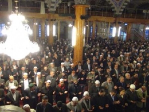 Konyalılar Kunut Duası ile Mısırlılara Destek Oldu