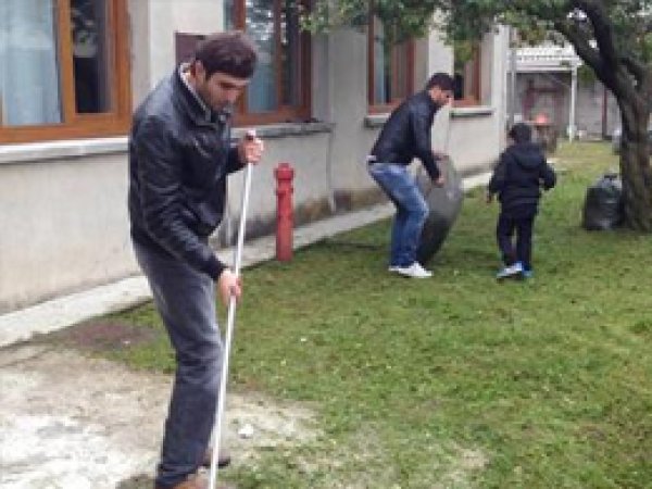 Como Mevlana Camii'nde Bayram Temizliği