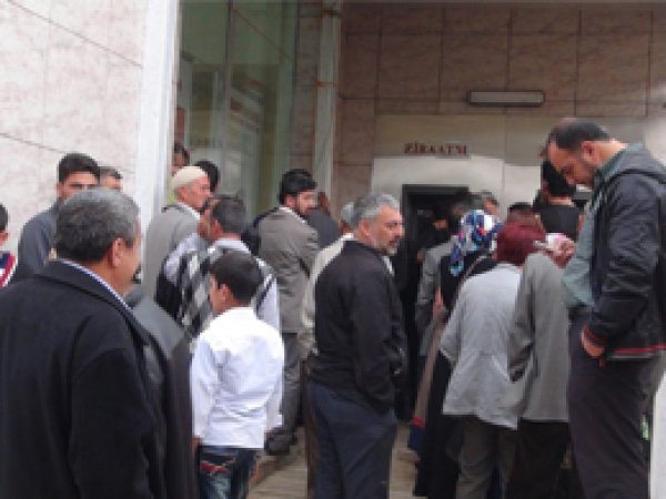 Bitlis'te Bankalar Halkı Mağdur Etti
