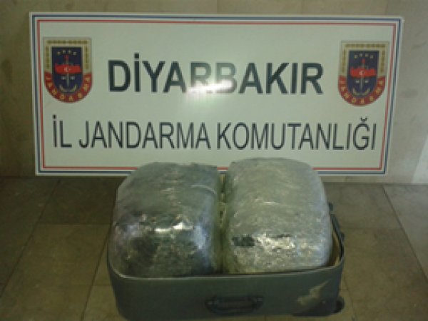 Diyarbakır'da 21 Kilogram Esrar Ele Geçirildi