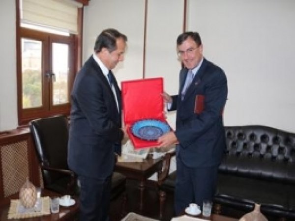 Avustralya Büyükelçisi Bingöl Valisini Ziyaret Etti 