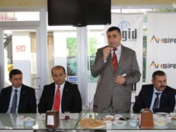 Tarsuslu İşadamları Basınla Bir Araya Geldi 