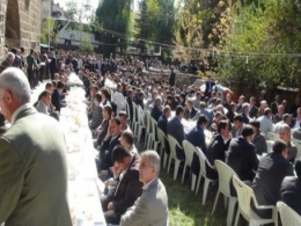 Bitlis Valisi'nden Hac Pilavı İkramı 