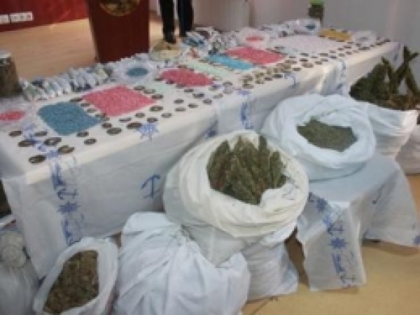 Diyarbakır'da Uyuşturucu Baskınlarında 51 Gözaltı 