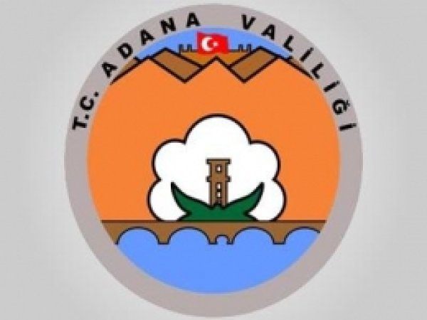 Adana Valiliğinden Bayrak Krizi Açıklaması 