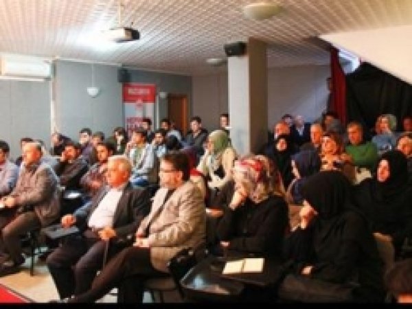 Medya  İşkence Gören Müslümanları Görmezden Geldi 