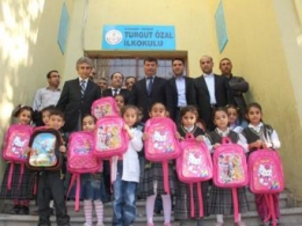 DTSO'dan Kırtasiye Yardımı 