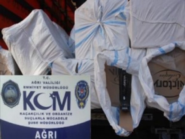 Ağrı'da 102 Bin Paket Kaçak Sigara Yakalandı 