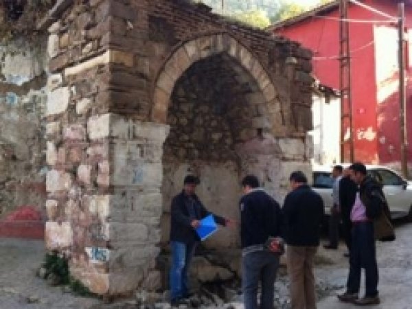 Tarihi Çeşmeler Restore Ediliyor 