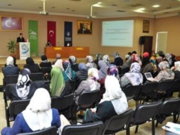 Bursa'da Aile Yapısı Ve Geleceği Konuşuldu 