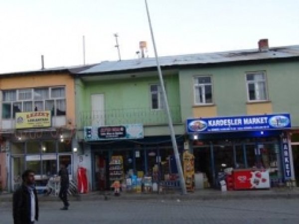 Aydınlatma Direkleri Tehlike Saçıyor  