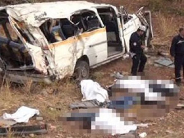 Urfa'da Servis Minibüsü Takla Attı: 6 Ölü