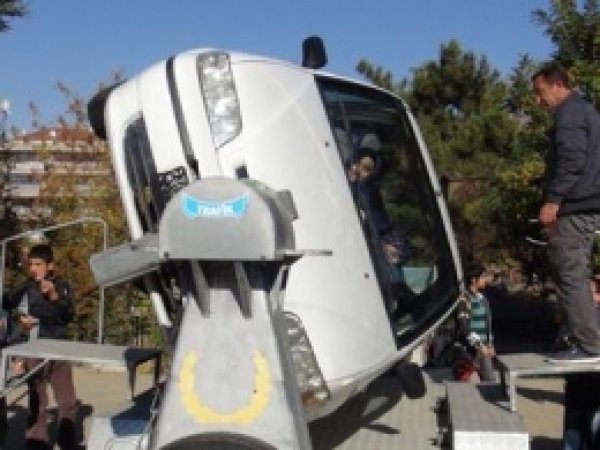 Simülasyon Aracıyla Emniyet Kemerinin Önemi Anlatıldı 
