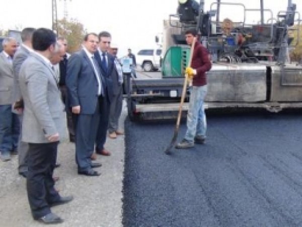 Köy Yolları İlk Kez Sıcak Asfaltla Tanıştı 