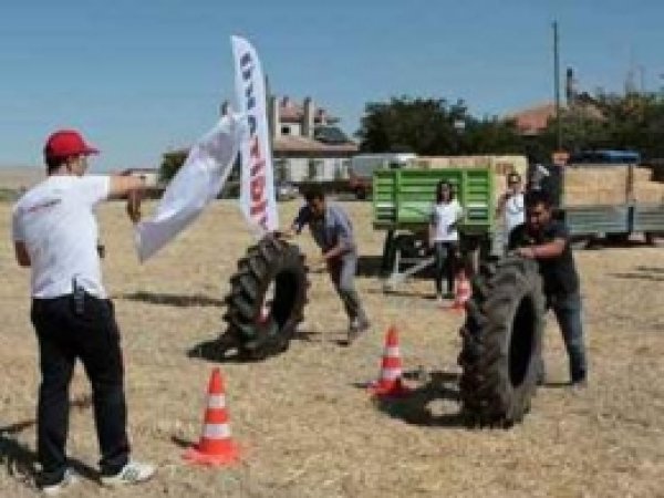 Traktör Sürücülerine Güvenli Kullanım Eğitimi 