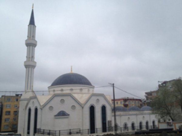 Madde Bağımlısı Genç, Camiyi Yaktı
