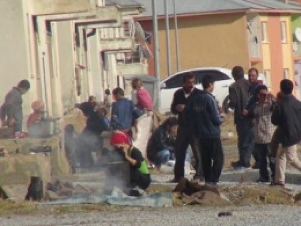 Kapısız ve Penceresiz Evlerde Yaşam Mücadelesi 