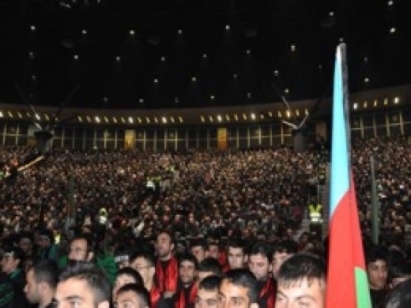 İstanbul'da On Binler Hz. Hüseyin'i Andı 