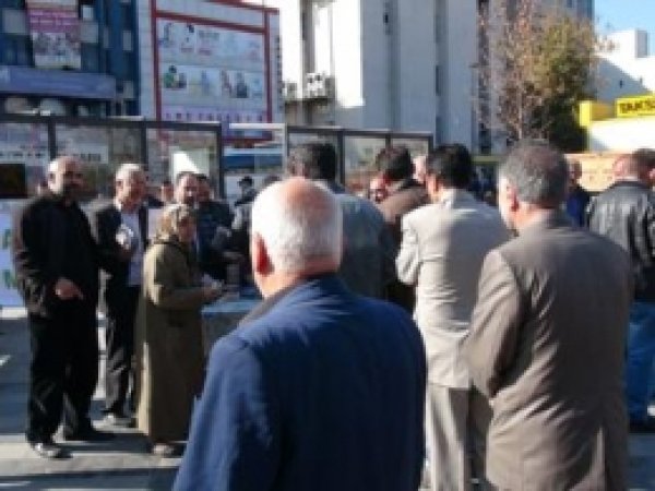 Antep'teki STK ve Bazı Partiler Aşure Dağıttı 