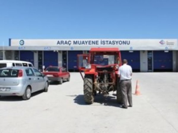 Van'da Her 4 Traktörden 3'ü Muayenesiz 