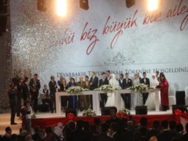 Başbakan Erdoğan Toplu Nikah Törenine Katıldı 