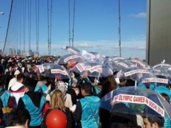 Maratonda Soçi Olimpiyatları Protestosu 