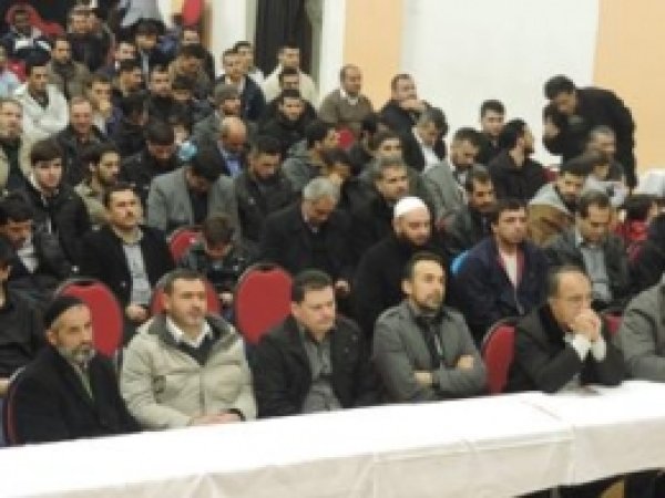 Almanya'da Yezid'e Lanet Okundu 
