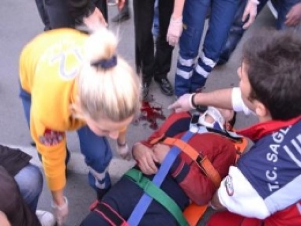 Hastane Önünde Kaza: 1 Yaralı 