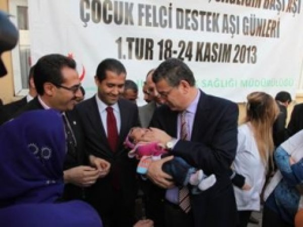 300 Bin Çocuğa Çocuk Felci Aşısı 