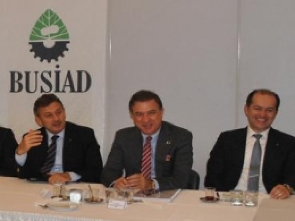 "Türkiye'de 'değerli' Döviz Kuru Politikası Uygulanmalı" 