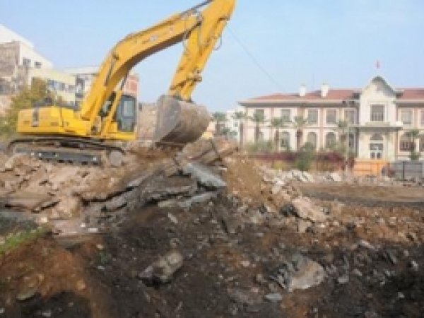 Manisa'da Emekliler Otoparkında Çalışmalar Başladı 