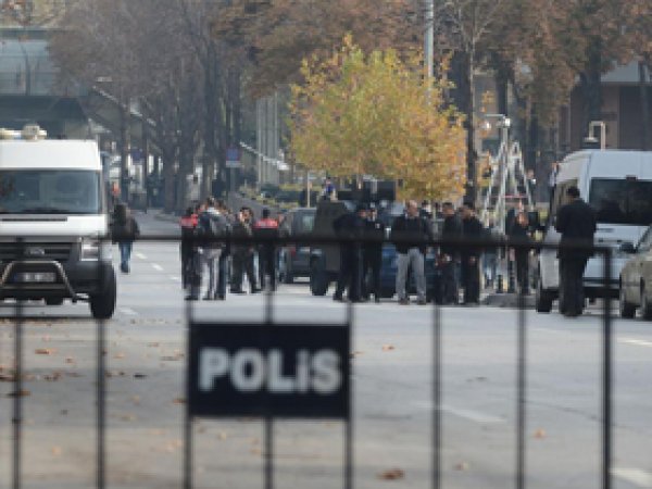 Başbakanlık Yakınında Şüpheli Alarmı