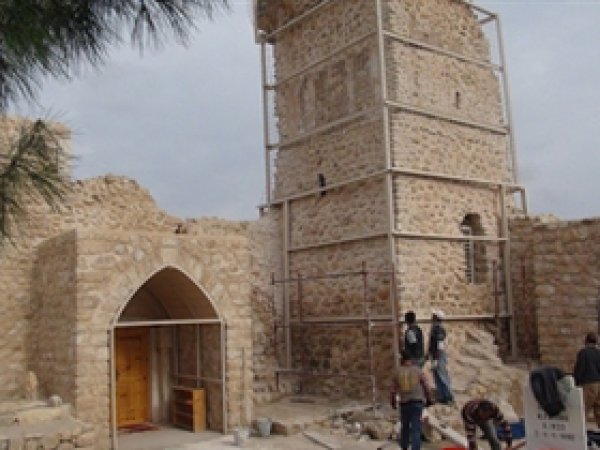 İmam Abdullah Türbesi'nin Minaresi Restore Edildi
