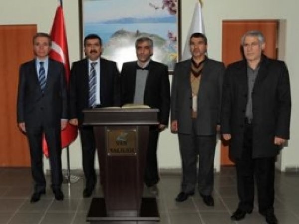  Hoy Heyeti'nden Vali Doğan'a Ziyaret 