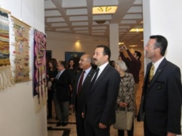 Konya'da 42 Sanatçı 42 Eserini Sergiledi 