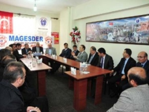 Vali Altıparmak MAGESDER Üyeleriyle Bir Araya Geldi 