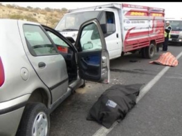 Gaziantep'te Trafik Kazası: 2 Ölü 3 Yaralı 