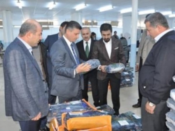 Batman Valisi Tekstil Fabrikasını İnceledi 