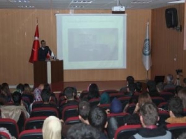 Bitlis'te Merkezi Kütüphane Oryantasyon Eğitimi Verildi 