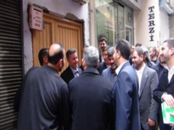 HÜDA PAR'lılar Birecik'te Esnafı Ziyaret Etti    