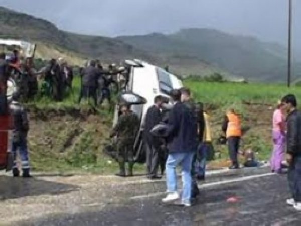 Dalgınlık Şarampole Uçurdu  