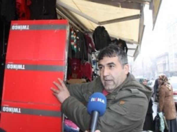 Diyarbakırlı Esnaftan Ayakkabı Kutulu Protesto 